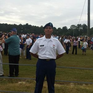 Meet your Posher, Cesar